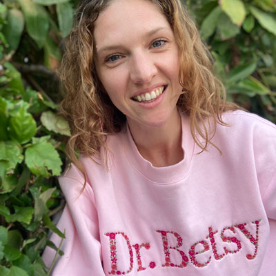 A photo of Dr. Betsy welcoming you to our Beyond Connection Program